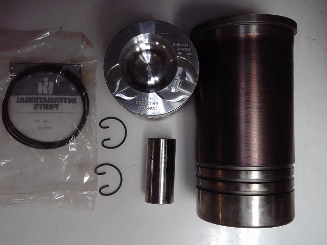 1802579C93 Cylinder Kit